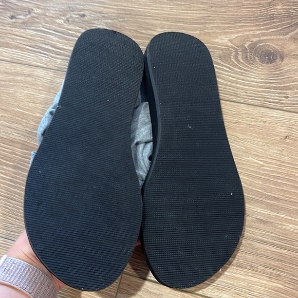 Grey sandals - Picture 2 of 2